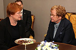  Presidentti Halonen ja Viron parlamentin Riigikogun puhemies Ene Ergma. Copyright © Tasavallan presidentin kanslia 